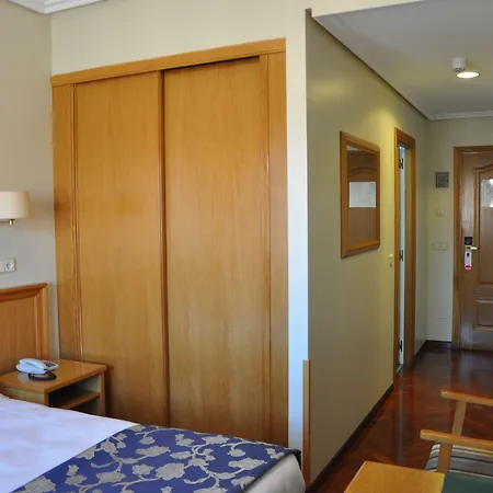 فندق Crunia I 4*