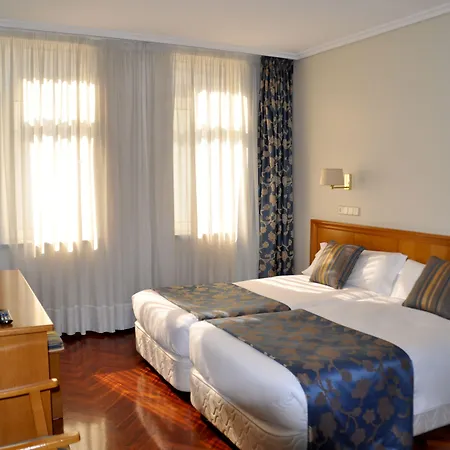 Crunia I Hotel