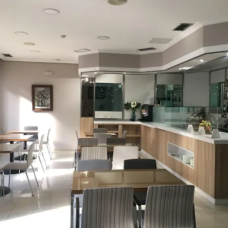 Crunia I Hotel