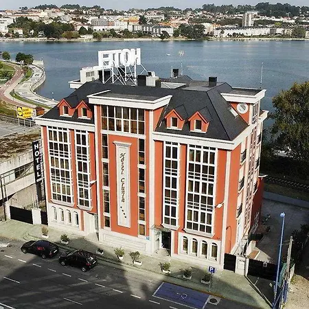Crunia I Hotel