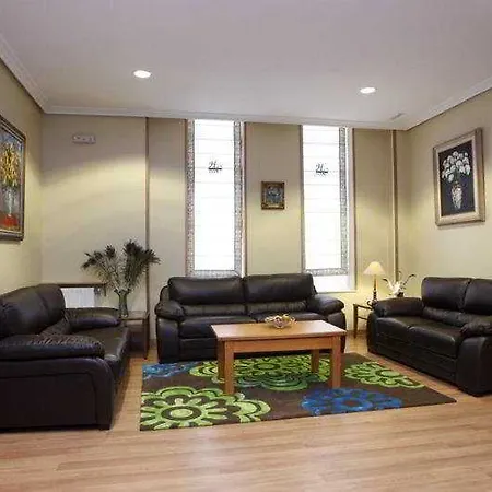 Crunia I فندق آكورونيا